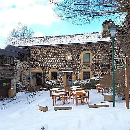 Vvf Haute Loire 假日公园 3*